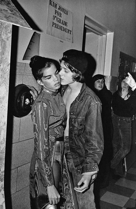 84 Intimate Portraits Of 1970s Rebellious Youth Captured By。